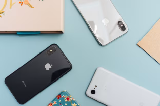 „Apple“ ketina praleisti „iPhone 19“ seriją, aiškėja, kaip vadinsis 2027 metais debiutuosiantys telefonai