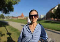 img710946