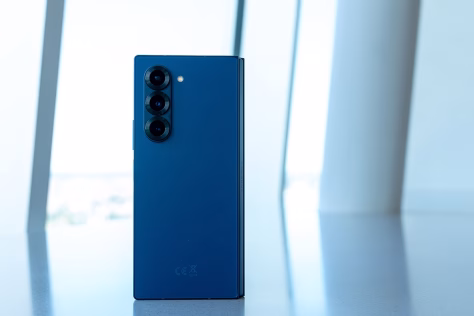 „Samsung“ žada didelius atnaujinimus: naujasis „Galaxy Fold7“ modelis bus itin plonas ir lengvas