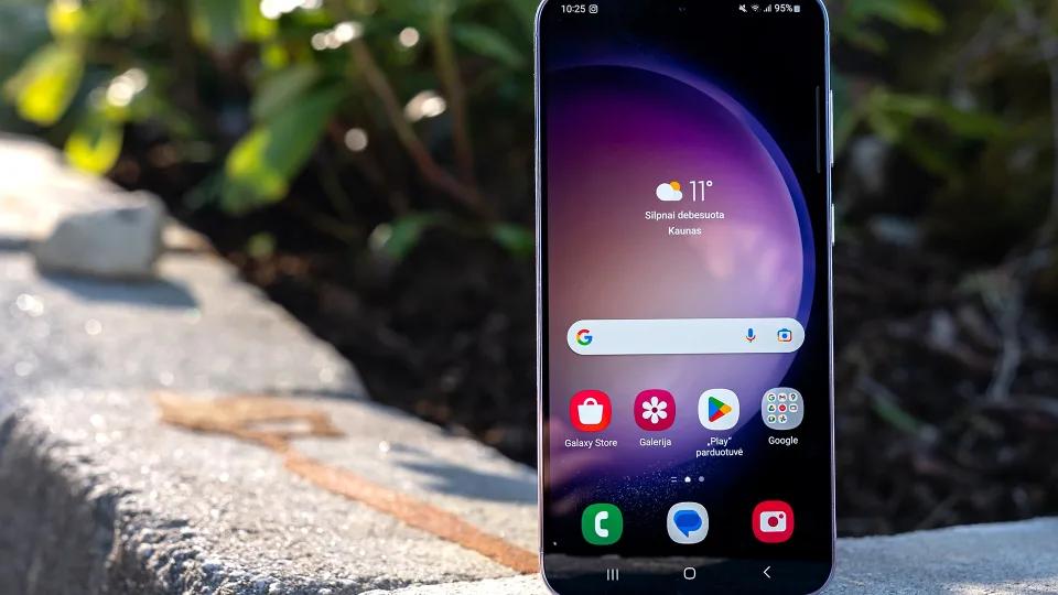 Laukiantiems naujausių „Samsung“ flagmanų – puikios naujienos: netrukus debiutuosiantys telefonai bus pigesni nei anksčiau