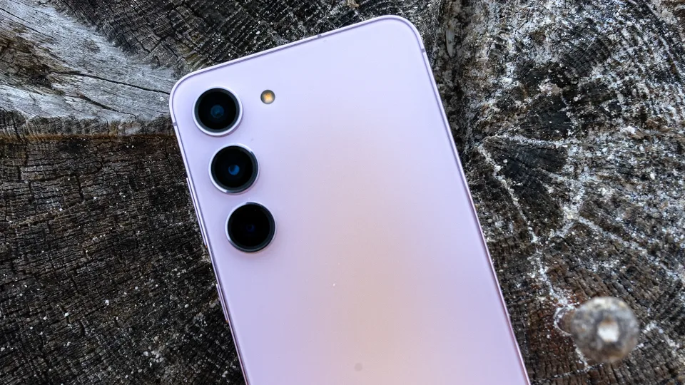 Laukiantiems pigiausio „Samsung“ flagmano – teks nusivilti: gali neprilygti kitiems „Galaxy S24“ flagmanams, gamintojas siekia sumažinti gamybos išlaidas