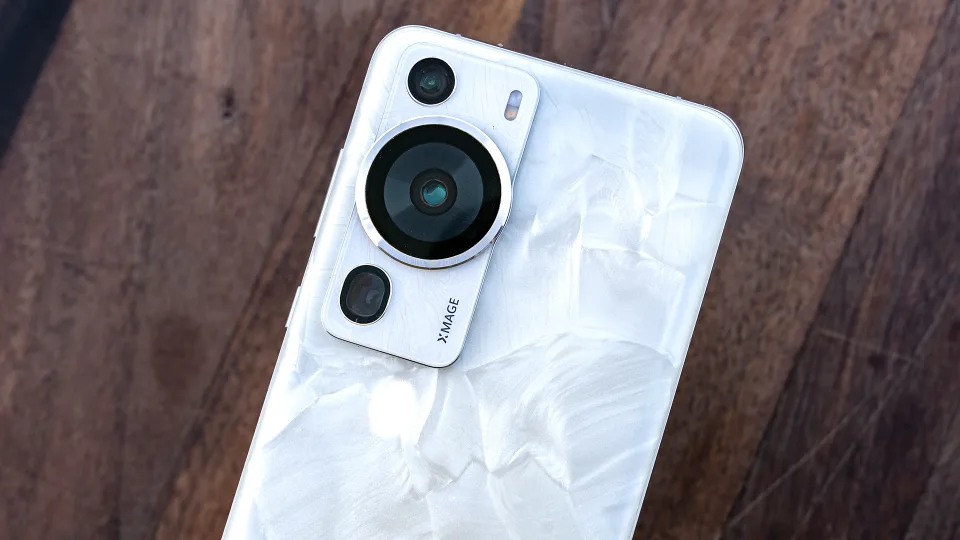 „Huawei“ sulaukė kamerų ekspertų įvertinimo: naujasis bendrovės flagmanas tapo mobilios fotografijos karaliumi