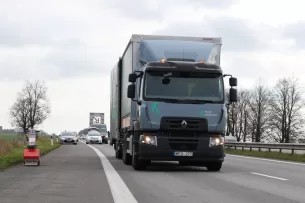 Lietuvos keliuose – išskirtinės saugumo priemonės: siekiant pagerinti matomumą kelyje pradedama naudoti inovatyvią technologiją