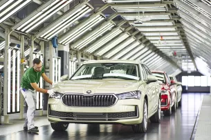 „Škoda“ pradeda naujos kartos „Superb“ modelio gamybą: ketvirtos kartos automobilis išsiskirs nauja dizaino kalba ir jėgainėmis