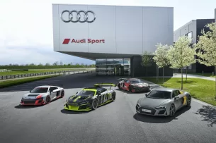 „Audi Sport GmbH“ švenčia veiklos 40-metį: nuo licencijavimo iki greičiausių sportinių automobilių gamybos