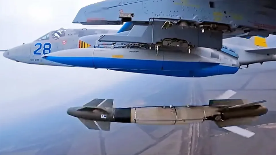 Tikslumas, kuris keičia šio karo taisykles: Ukraina pritaikė sovietinius naikintuvus „Hammer“ bomboms