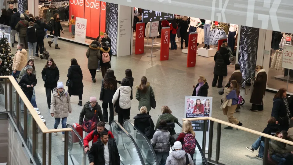 Lenkus spaudžia ne tik kainos: Lenkija prasčiausiai visoje Europoje susitvarko su sąskaitomis