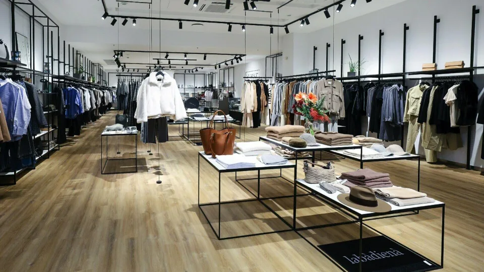 Lietuviškas dizainas užkariauja Kauną: „Locals.lt“ atidarė įspūdingiausią savo parduotuvę