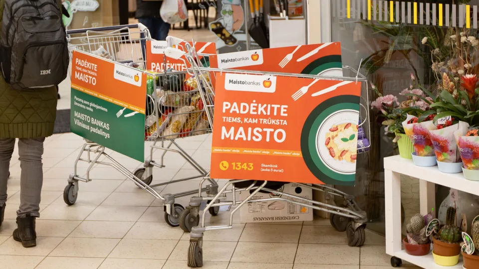 Šventinis lietuvių gerumas: „Maisto banko“ akcijoje paaukota daugiau nei 332 tūkst. maisto produktų