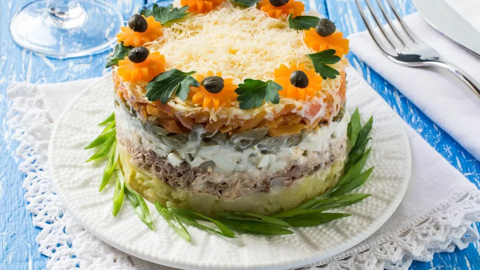 Silkė užleidžia vietą tunui? Netikėtas šventinis pasirinkimas, kuris pavergia vis daugiau lietuvių