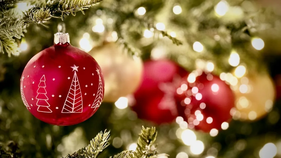 Planuojate Kalėdas sutikti svetur? Paprastos gudrybės, kurios privers jaustis kaip namuose