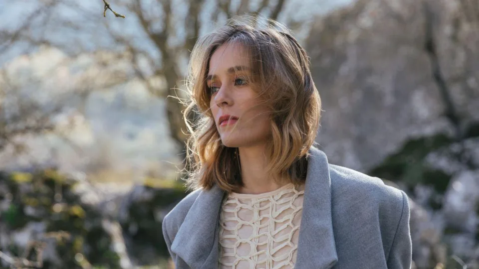 Kai stiprumas tampa gynyba: šie ženklai išduoda, kad žmogus tyliai šaukiasi pagalbos