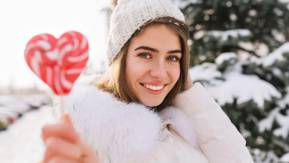 Jaučiatės vieniši per šventes? Vienas nuoširdus pokalbis gali sumažinti didžiulį šventinį stresą