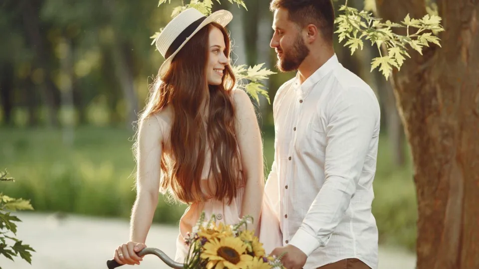 Meilė internete ar realybėje: Psichologė atskleidė neįtikėtiną laimingų santykių paslaptį, kurią visi nutyli