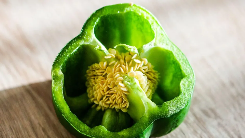 Ar išmetate šią daržovių dalį? Šią klaidą su paprikomis daro daugelis mūsų, nustebsite, ką prarandate