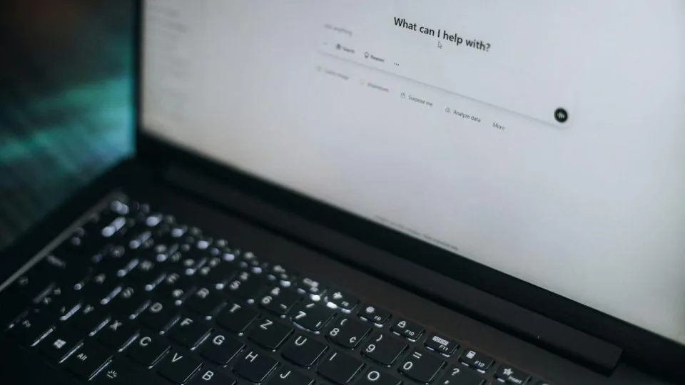 „Adobe“ integracija su „ChatGPT“: vaizdų, PDF ir dizaino redagavimas be papildomų programų