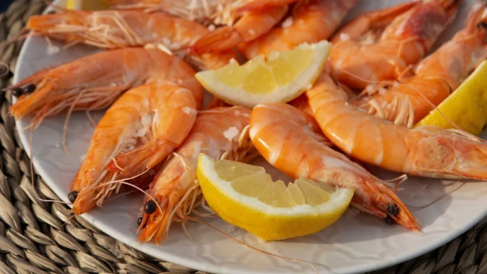 Kaip greitai ir švariai išvalyti krevetes? Trys patikrinti būdai, kuriuos privalo žinoti kiekvienas