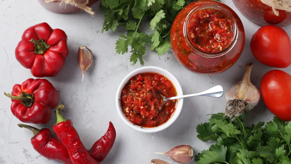 Dešimtmečius močiutės saugotas receptas: išbandykite šį nuostabų adžikos pagaminimo būdą