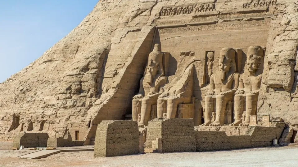 Rado prieš 100 metų, bet sujungė tik dabar: Ramzio II statula po šimtmečio vėl tampa viena visuma