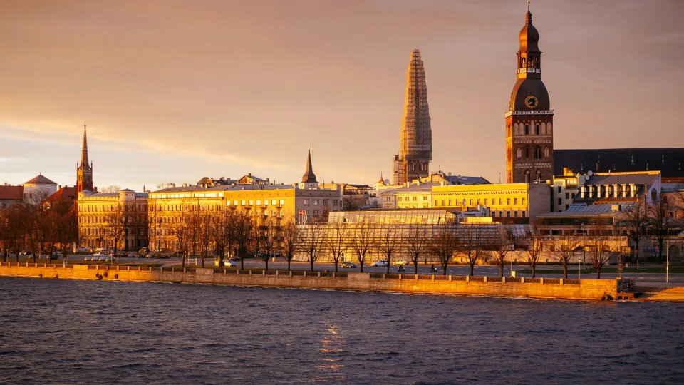 Latvių supergrupė šluoja konkurentus: rekordinis „Auksinio mikrofono“ nominacijų skaičius