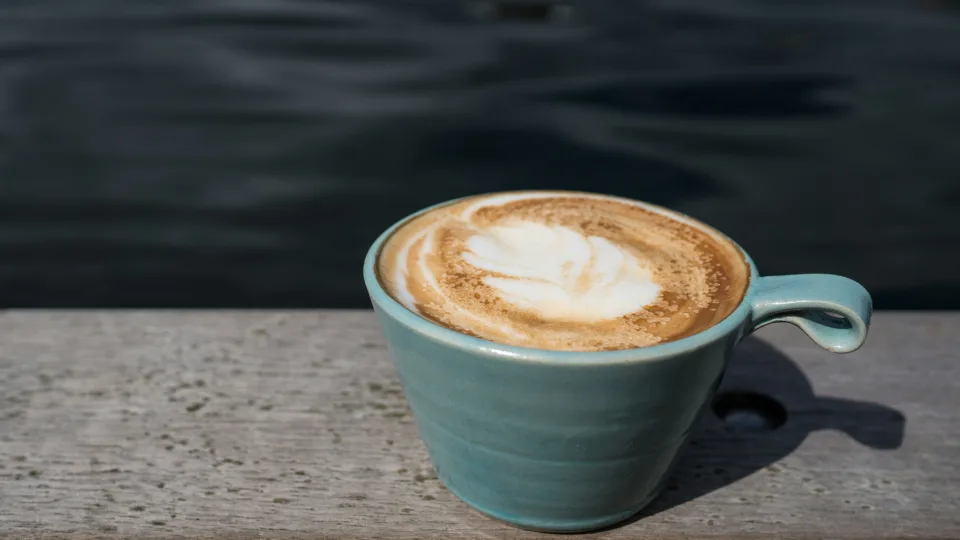 Mokslinkų įspėjimas kavos mėgėjams: kofeinas gali turėti netikėtai nemalonų poveikį