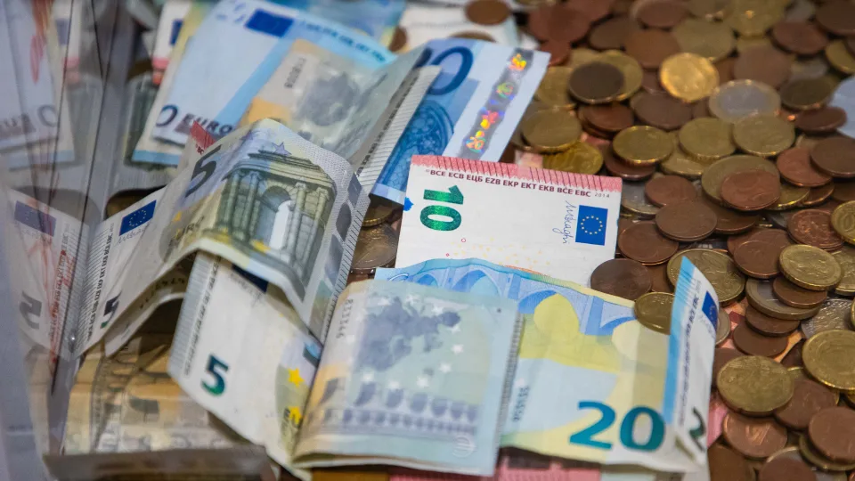 Gyventojai prarado dešimtis tūkstančių: per vieną dieną iš lietuvių išviliota daugiau nei 21 tūkst. eurų