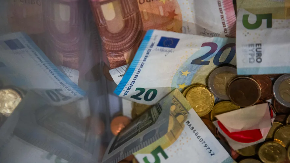 Vilnietės prarado daugiau nei 20 tūkst. eurų: viena klaida kainavo visas gyvenimo santaupas