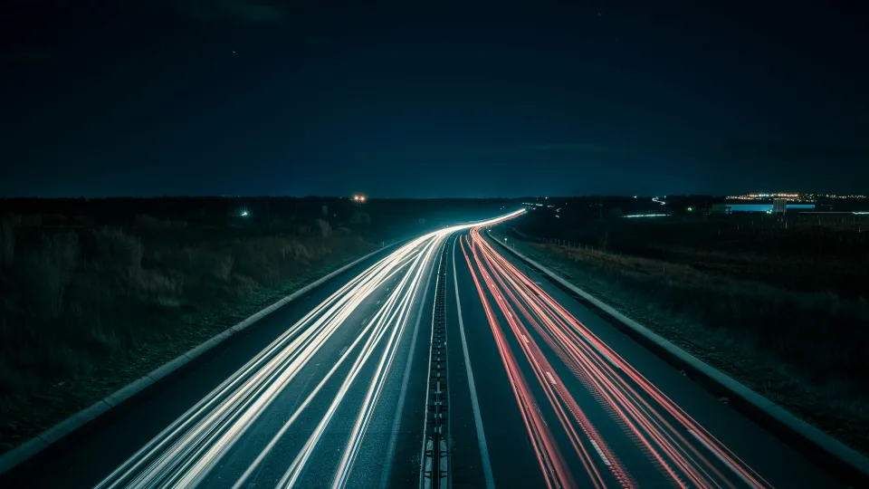 Revoliucija keliuose jau prasidėjo: naujas ženklas leidžia važiuoti be stabdymų