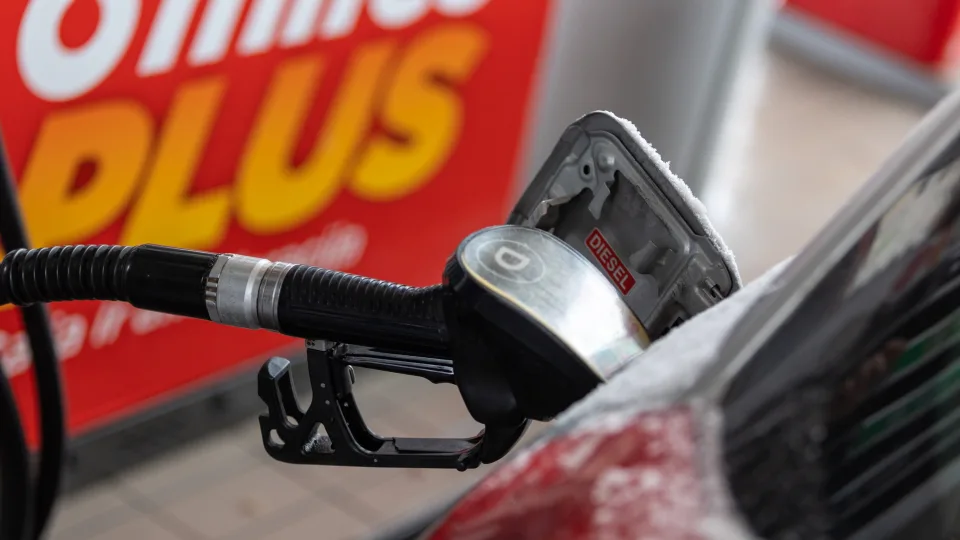 Didžiausias vairuotojų košmaras: pasakė, kaip išvengti žiemiškų problemų su dyzeliniais automobiliais