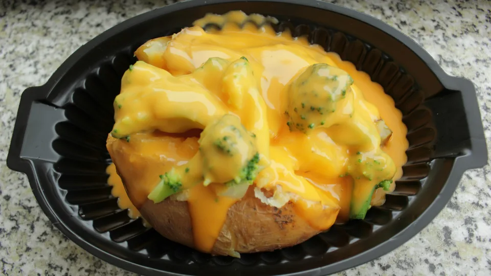 Naujas būdas patiekti bulves: išbandykite šiuos orkaitėje keptus bulvių ir sūrio kukulius