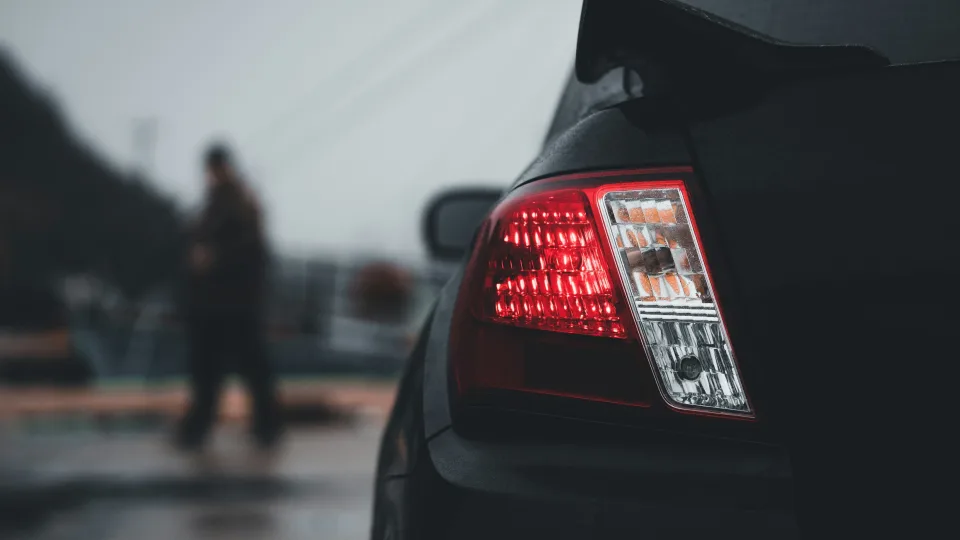 Moteris gavo 3 800 eurų baudą už automobilį, kurio niekada nevairavo: kaip tai įmanoma