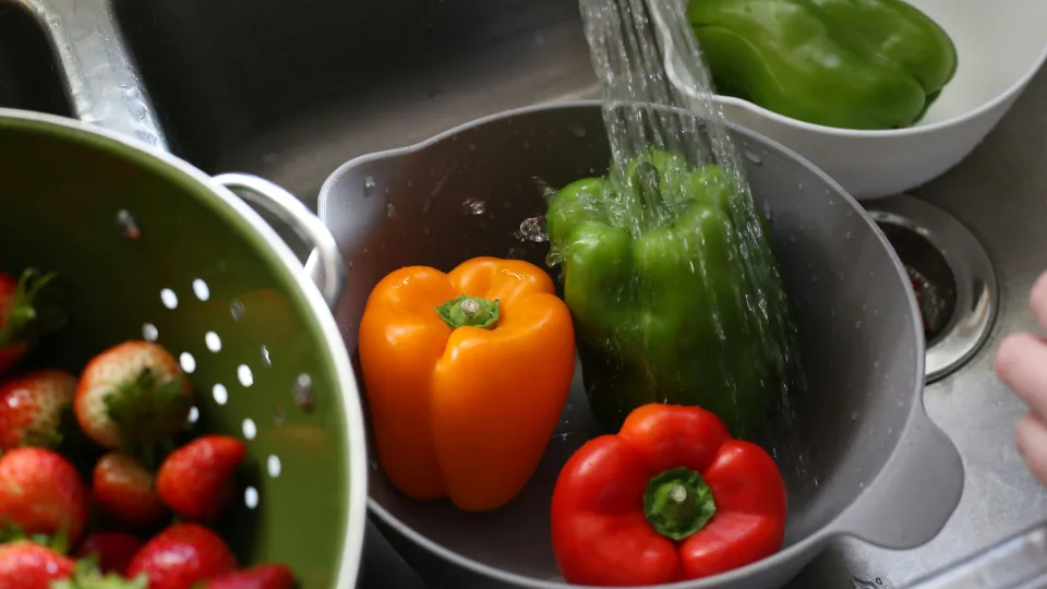 Raudona, geltona ar žalia: dietologai atskleidė, kuri paprika iš tiesų naudingiausia sveikatai