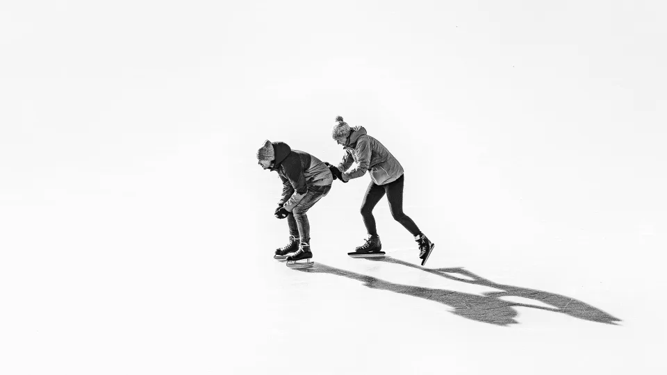 Vienas žingsnis gali kainuoti gyvybę: pasakė, ką privalote žinoti prieš lipdami ant ledo