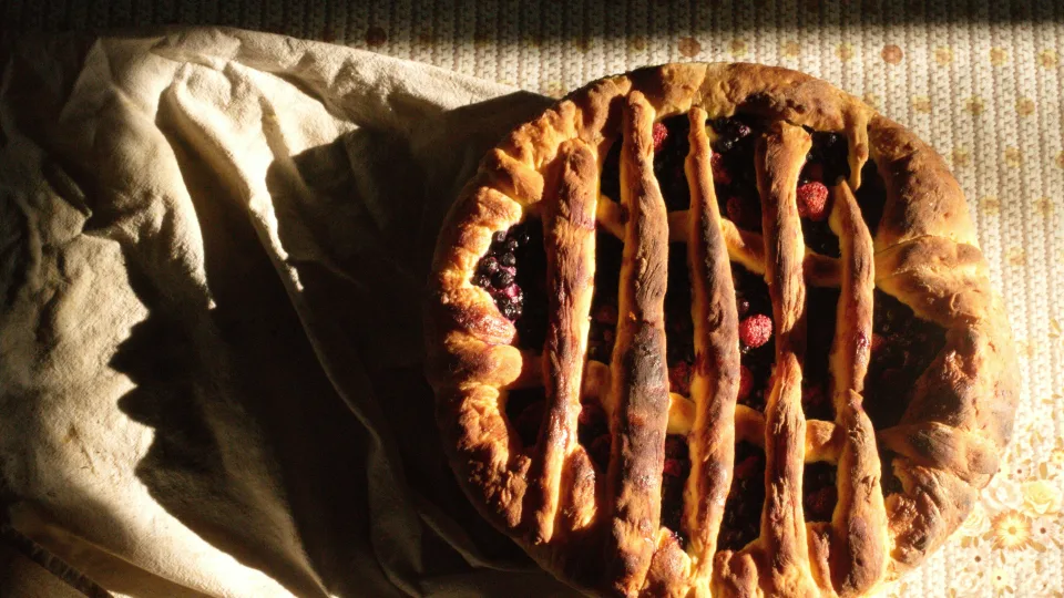 Tobulas skonių derinys: šis nesudėtingai paruošiamas pyragas su persimonais ir sūriu pavergs kiekvieną