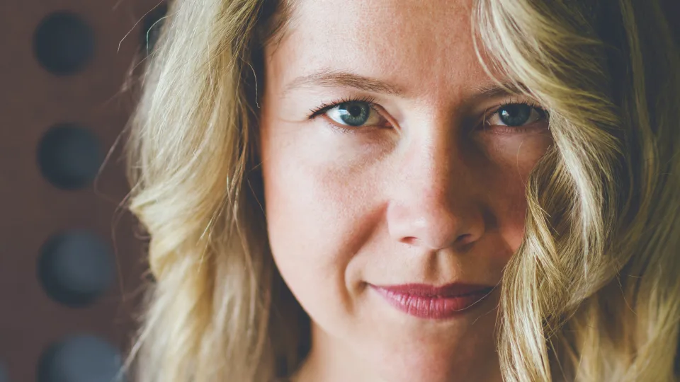 Kaip žvaigždės po 50 metų švyti be makiažo? Atskleista itin gudri namų makiažo technika