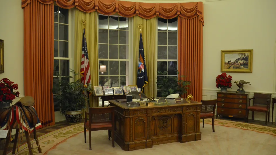 Šokas Vašingtone: Trumpas Baltuosiuose rūmuose priima kairiųjų lyderį Kolumbijos prezidentą Petro