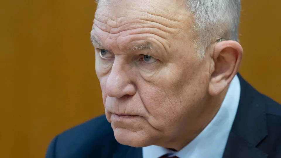 Neatsitraukia net spaudžiamas: politikas aiškina, kad esmė buvo gilesnė nei manyta