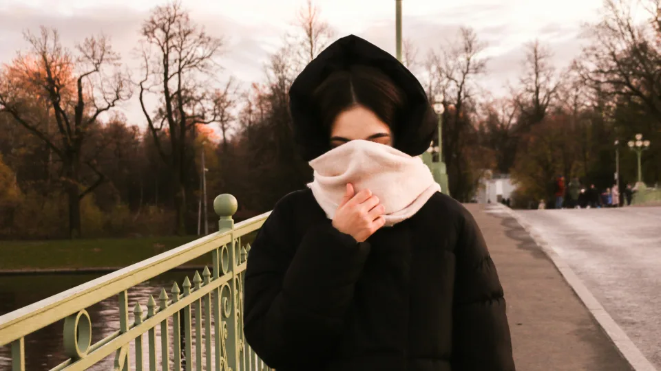 Šokiruojantis mokslininkų atradimas: ar šaltis išties sukelia peršalimą ir kaip apsisaugoti žiemą?