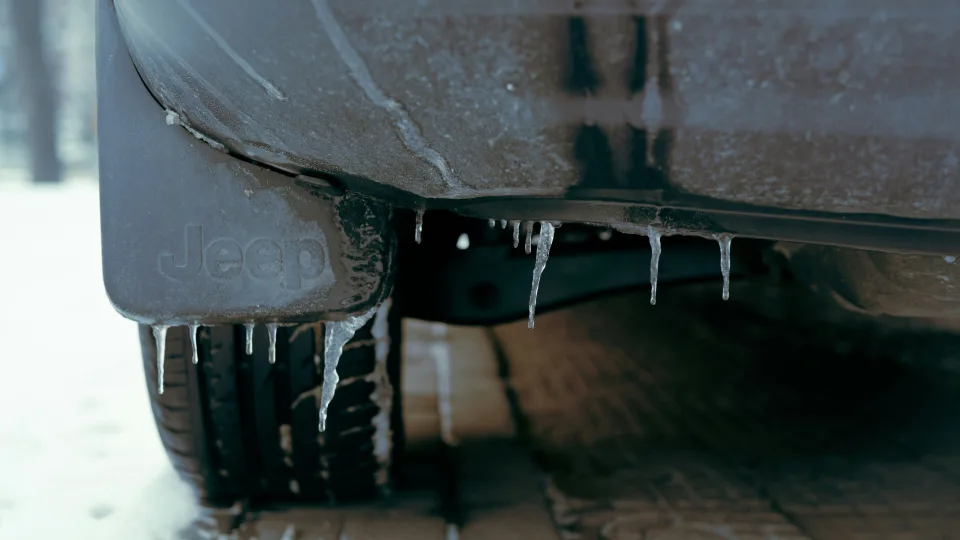 Chaosas greitkelyje: masinėje avarijoje susidūrė per 100 automobilių