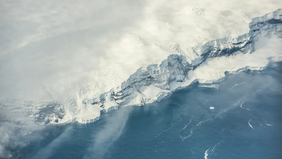 Atidengta užmiršta Antarktidos žemė: po kilometrais ledo slypi ištisas kraštovaizdis