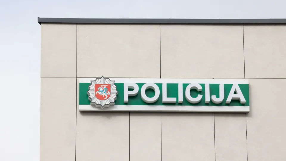 Kaune du vyrai į automobilį įsisodino nepilnametį, išvežė į mišką ir reikalavo pinigų