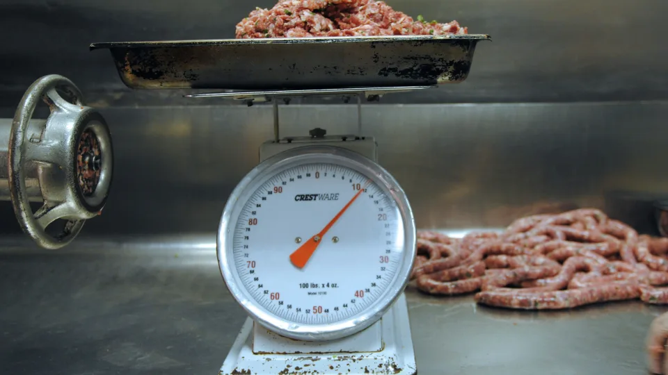 Virtuvės mitas, kuriuo tiki net patyrę šeimininkai: ar faršą tikrai reikia plauti?