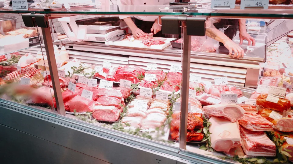 Ar tikrai vištiena prikimšta antibiotikų ir hormonų? Atskleista teisybė, kas slepiama nuo pirkėjų