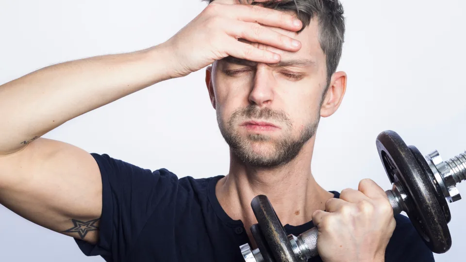 Šios 4 populiarios treniruočių rūšys gali atnešti ne sportišką kūną, o nepakeliamą galvos skausmą