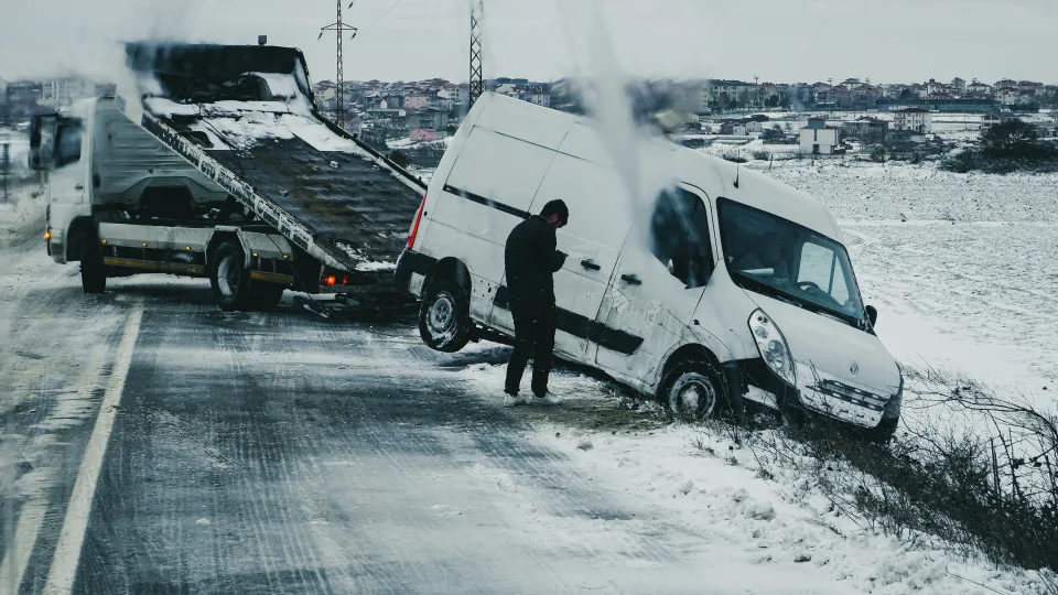 Didžiausias žiemos pavojus keliuose: štai ko žiemą turėtumėte bijoti labiau nei slidžios dangos