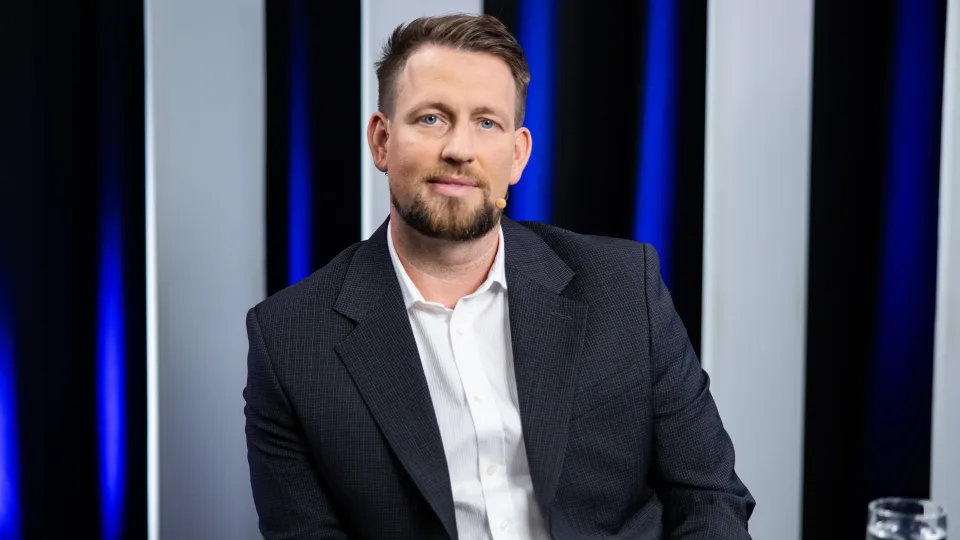 Partijos automobilis iš savų rankų? Puchovičius ramina, bet dviveidiškumo kvapas neišsisklaido