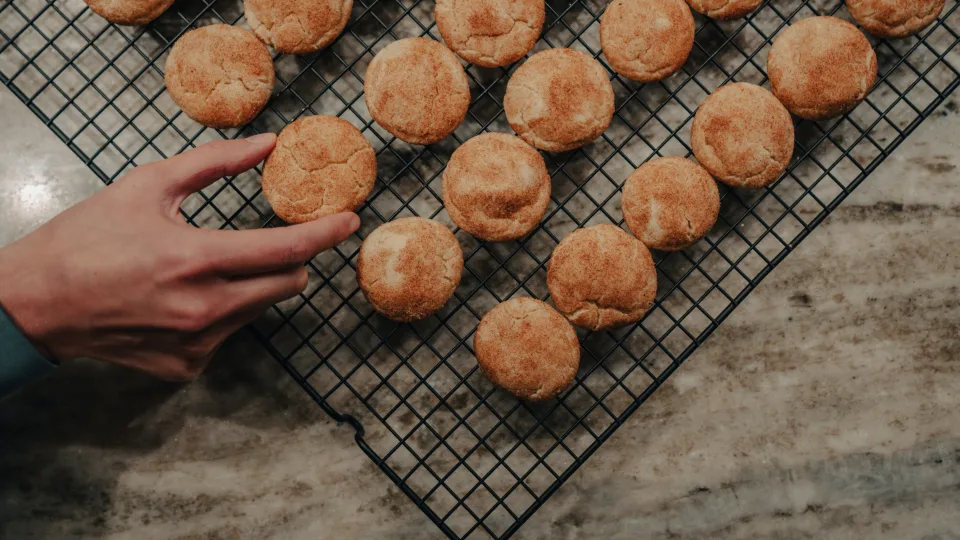 Kainuoja centus ir tai dar ne viskas: be sviesto ir kiaušinių kepami sausainiai stebina ir skoniu
