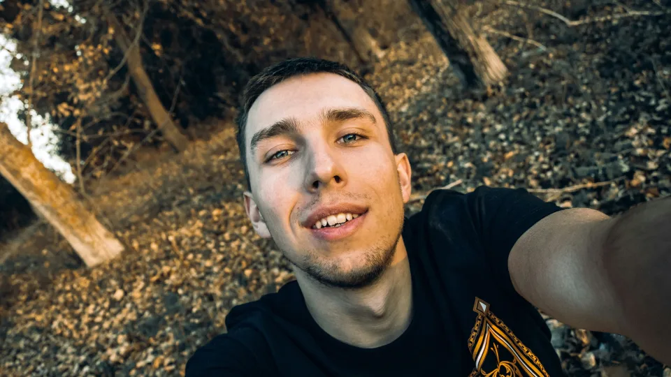 Norėjo įspūdingos asmenukės, gavo baudą: pasivaikščiojimas per sieną neliko nepastebėtas