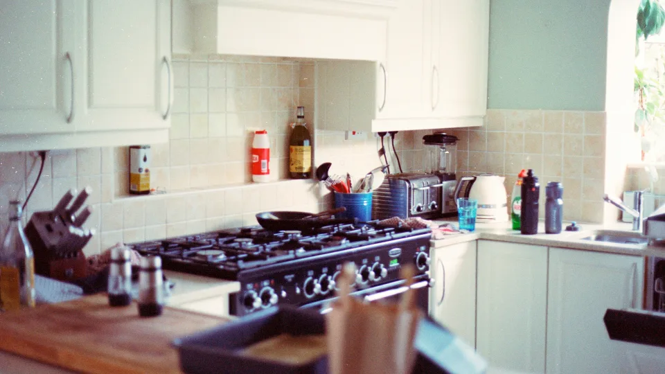 Lietuviai permoka virtuvėje: 7 išmanūs įpročiai, kurie ženkliai sumažins mėnesines sąskaitas