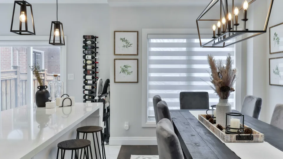 Šios interjero tendencijos nustebins net skeptikus: pamirškite baltas sienas ir nuobodulį